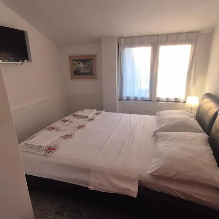 Trogir Apartments 4 Rooms Apartment