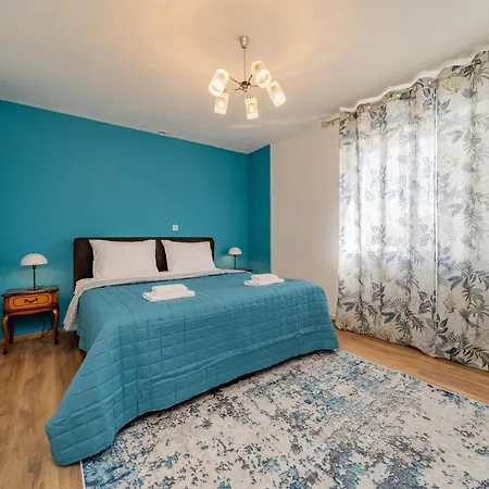 Апартаменти Trogir Apartments Трогір